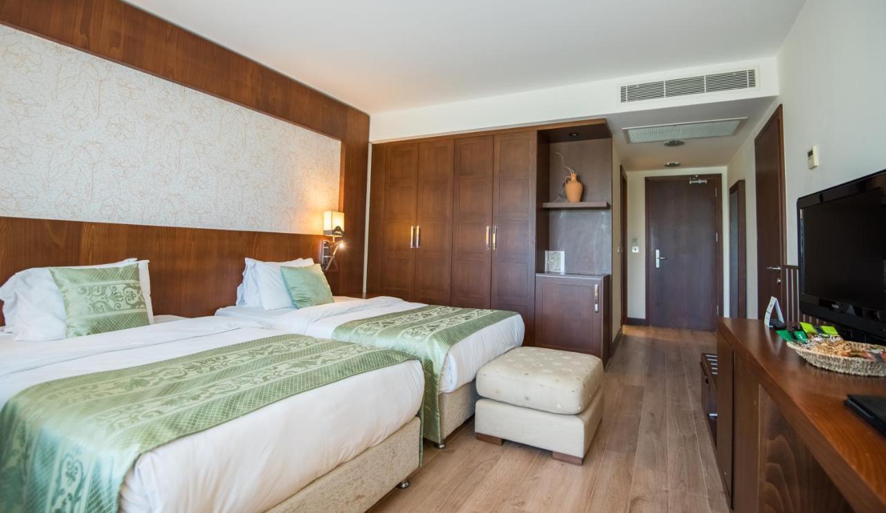 Korineum Golf&Beach Resort Agios Georgios  Exterior foto