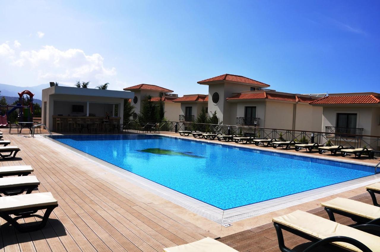 Korineum Golf&Beach Resort Agios Georgios  Exterior foto